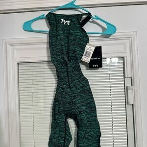 TYR Green Thresher kneeskin ntw